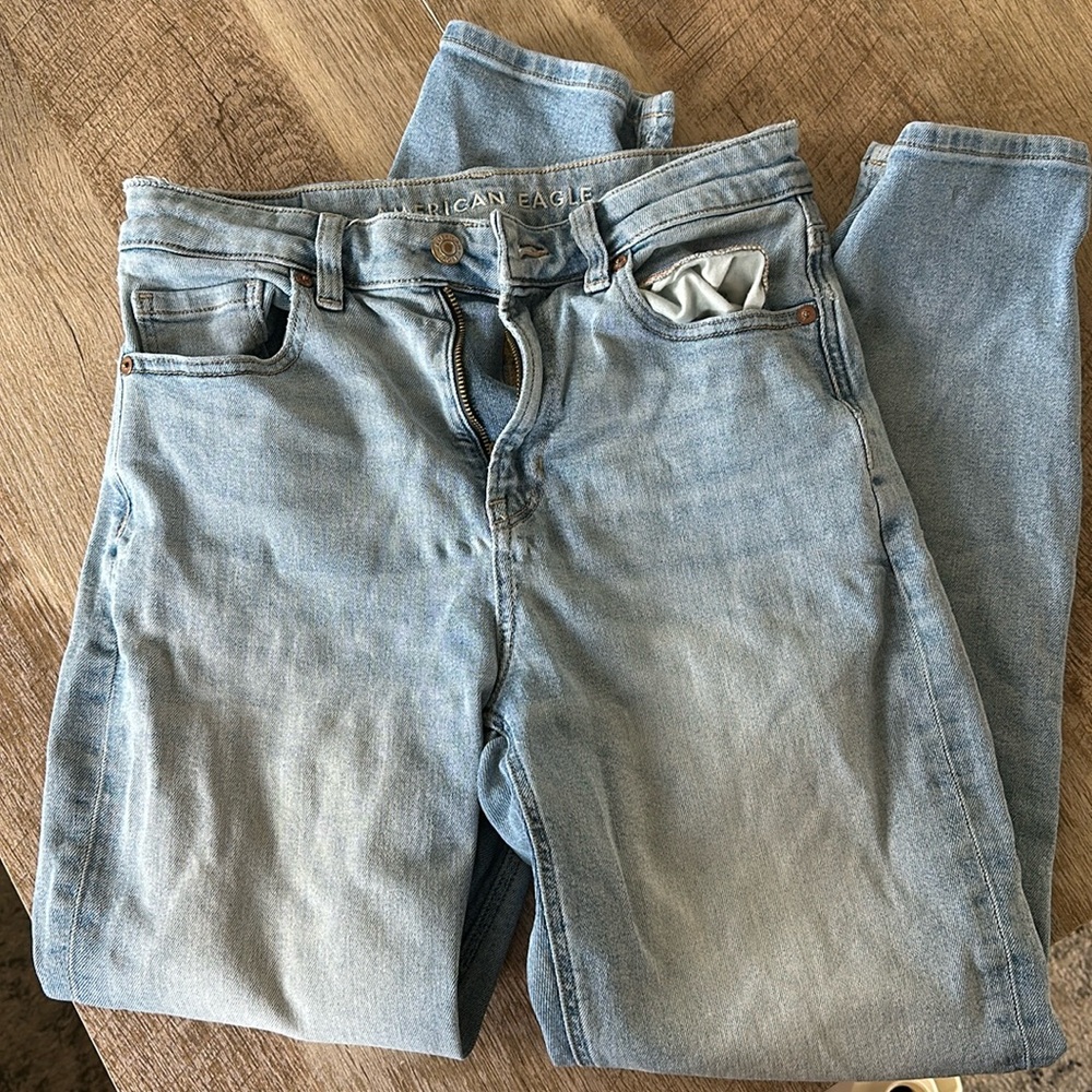American Eagle Mom Jean